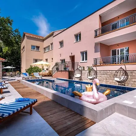 Providenca Annex アパート ムリニ